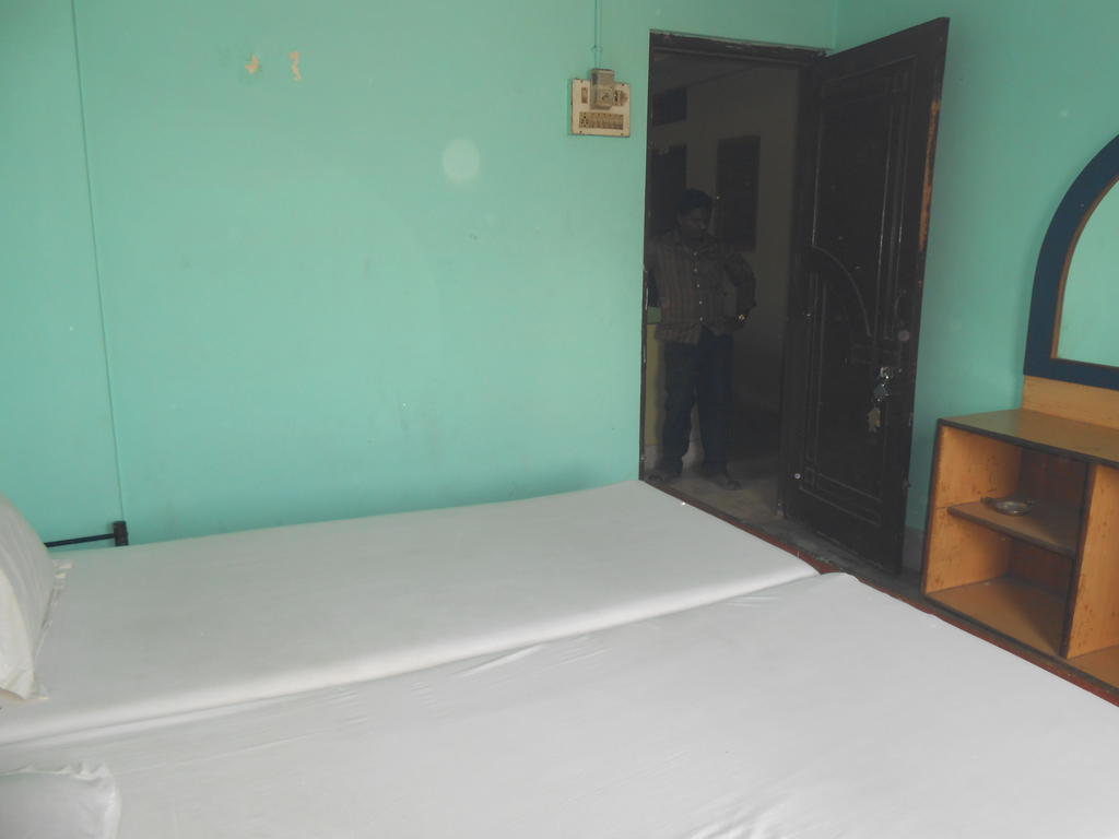 Hotel Sonmony Benares Buitenkant foto