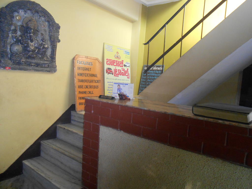 Hotel Sonmony Benares Buitenkant foto