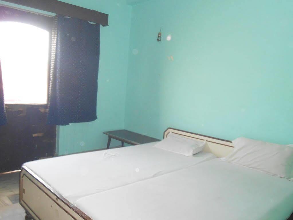 Hotel Sonmony Benares Buitenkant foto